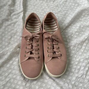 Vionic Sunny Brinley Water Resistant Blush Pink Suede Sneaker size 8.5